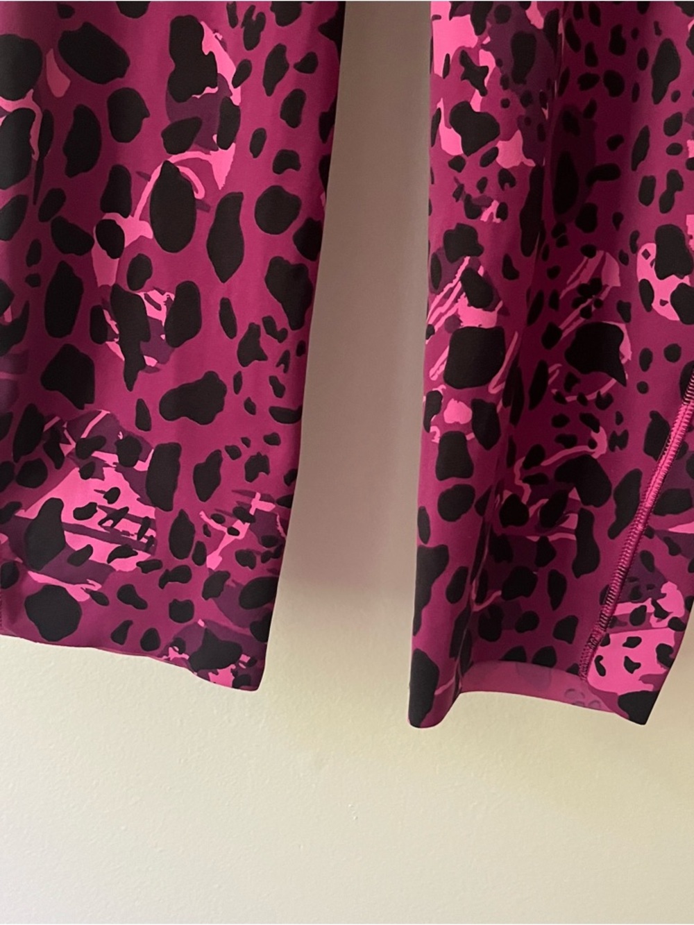 Lululemon High Base Pace High-Rise Running Tight 6 Pink Animal Print Leggings - Picture 6 of 9